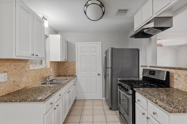 Building Photo - 1935 Barnsley Ln