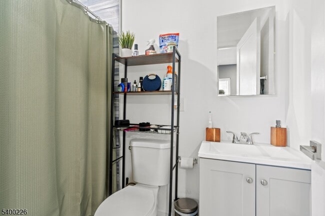 Building Photo - 110 Park Ave