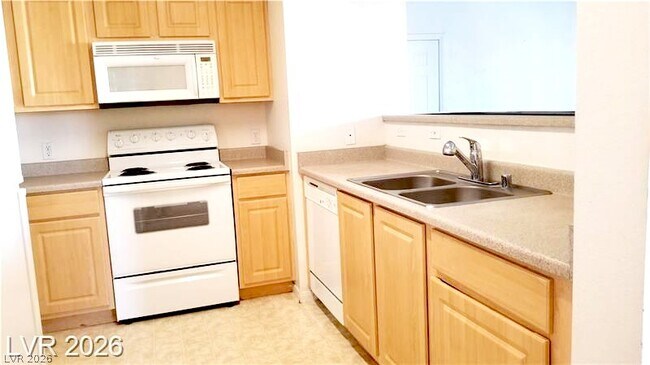 Building Photo - 6955 N Durango Dr
