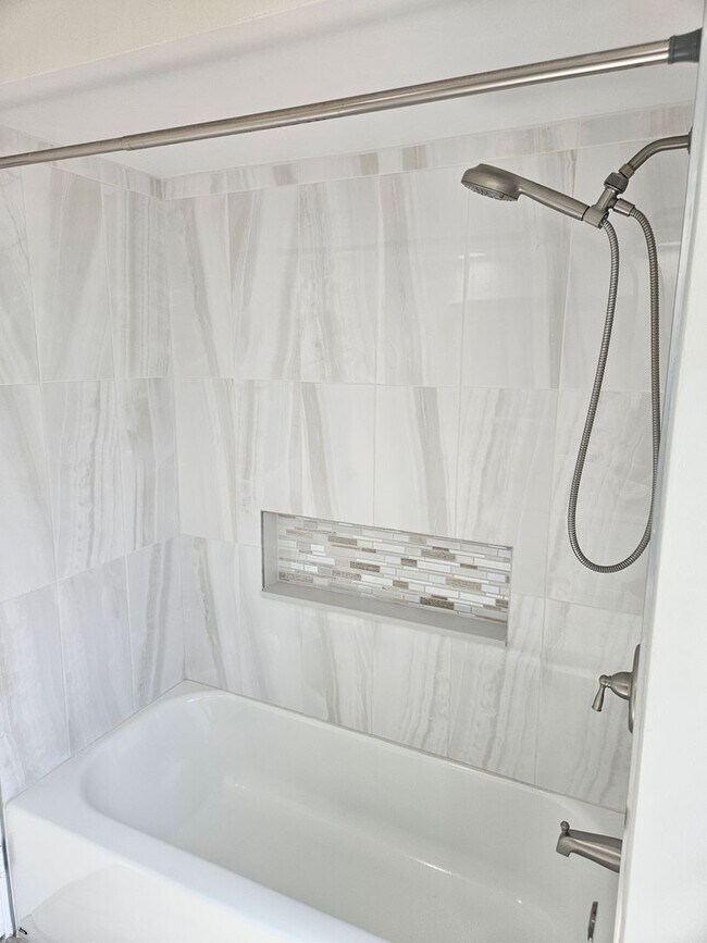 Building Photo - Block Remodeled Seminole Home