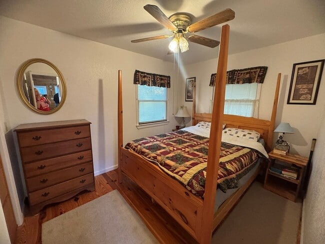 Building Photo - 664 Fox Run Dr