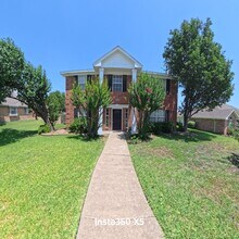 Building Photo - 1209 Montclair Dr