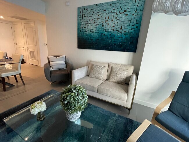 Building Photo - 1600 NE 1st Ave