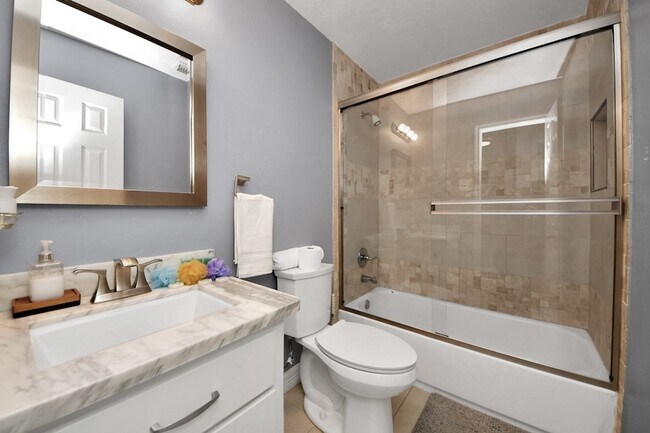 Building Photo - 10814 Tobar Falls Cir