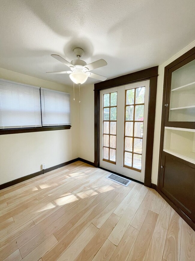 Building Photo - 4 bd/2 ba in Depot Bench