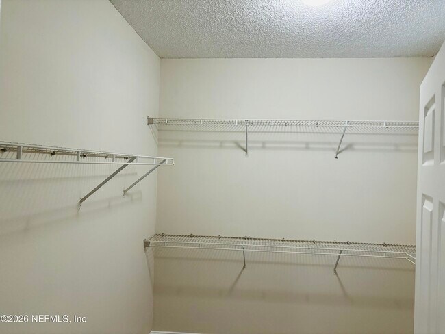 Building Photo - 3938 Hendricks Ave