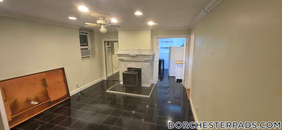 Building Photo - 235 Savin Hill Ave