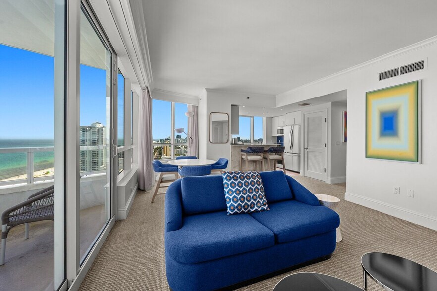 Building Photo - 4441 Collins Ave