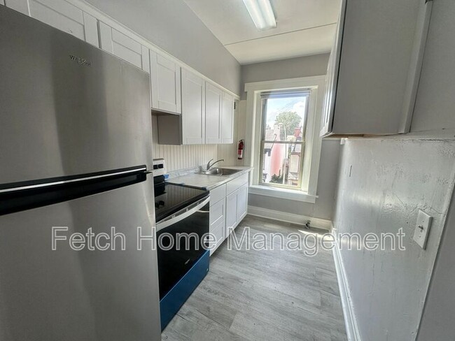 Building Photo - 537 Cumberland St