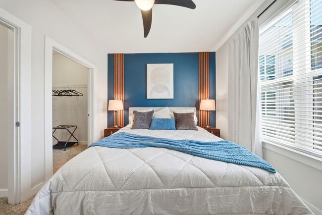 Building Photo - 1702 W Cleveland St