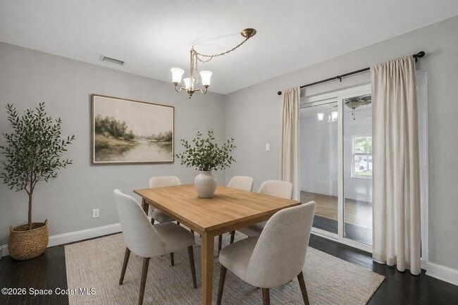 Building Photo - 1306 S Lakemont Dr