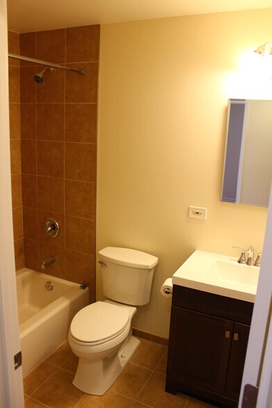 Building Photo - 9419 S 85th Ct