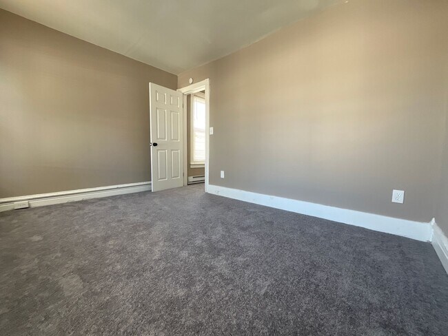 Building Photo - Fully Renovated and Modern 3-Bedroom, 1-Bathroom Rental Home in Center City Allentown,