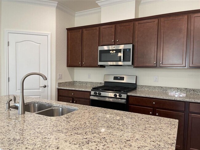 Building Photo - 5127 Tobermory Way