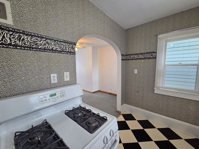 Building Photo - Bertch &amp; Western