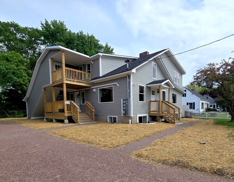 Building Photo - 20 Poirier Pl