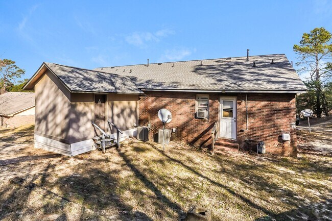 Building Photo - 2828 Lumpkin Rd