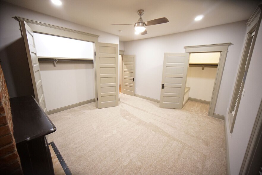 2 large closets in primary bedroom - 1295 Kutchins Pl