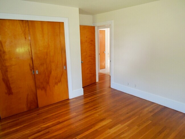 Building Photo - 2 Briarwood Ct