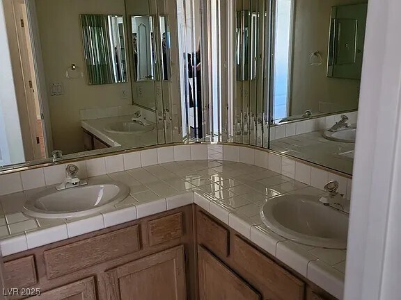 Building Photo - 9225 Sienna Vista Dr