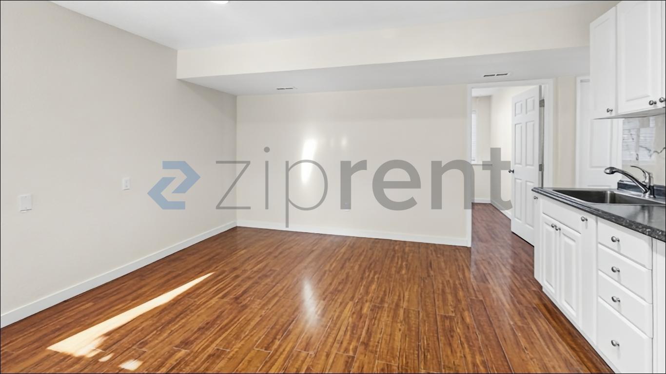 Building Photo - Unit