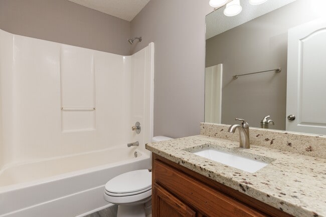 Building Photo - 323 Willow Oak Dr