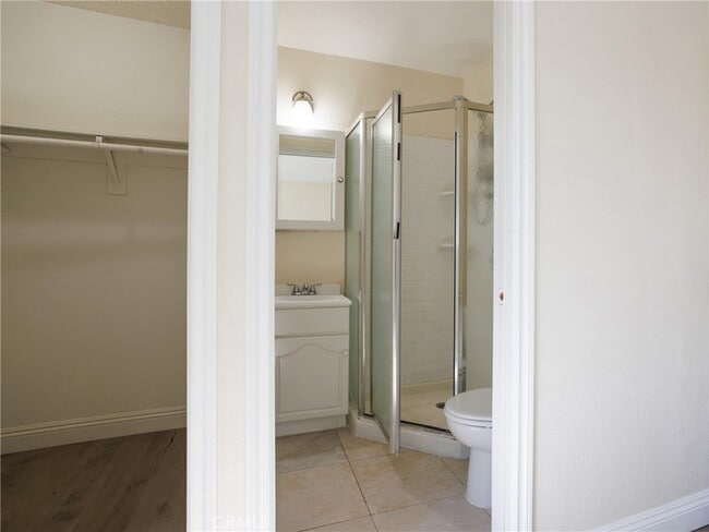 Building Photo - 11115 Slater Ave