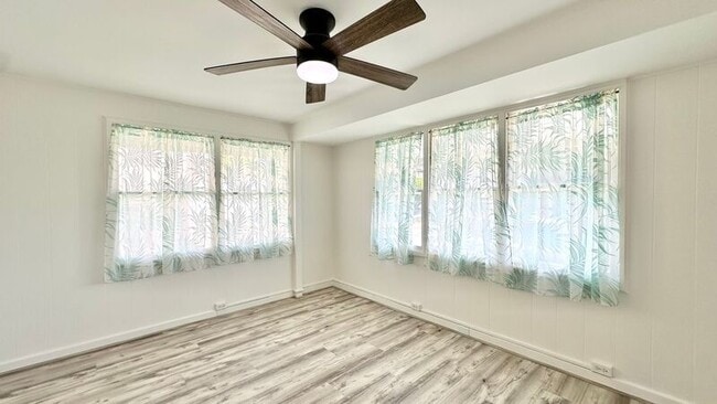 Building Photo - 2340 University Ave