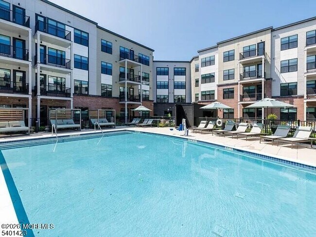 Building Photo - 2000 Schindler Dr