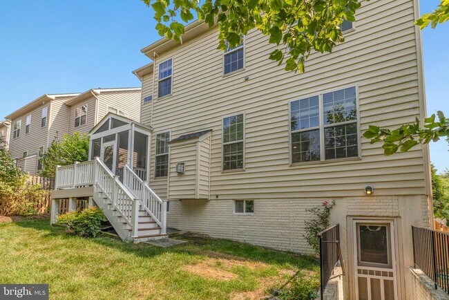 Building Photo - 42706 Chisholm Dr