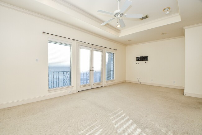 Building Photo - 6818 Staffordshire Blvd