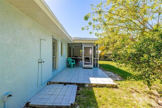 Building Photo - 175 22nd Ave