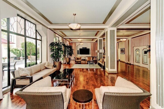 Building Photo - 631 O'Farrell St