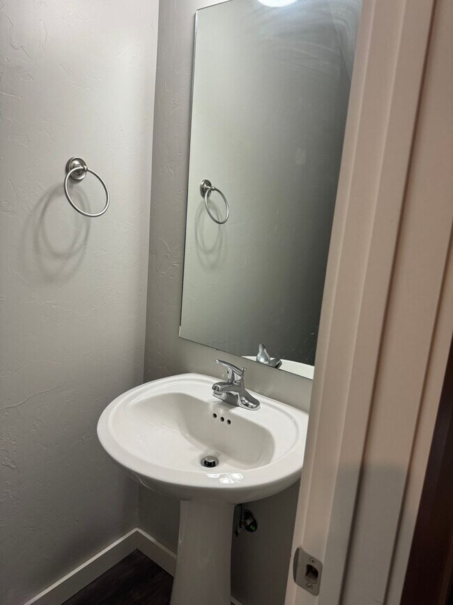 Building Photo - 1/2 off first month! 3 bedroom, 2.5 bathroom, 1 car garage