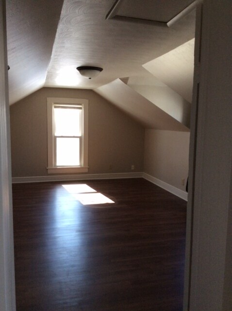 Building Photo - Germania