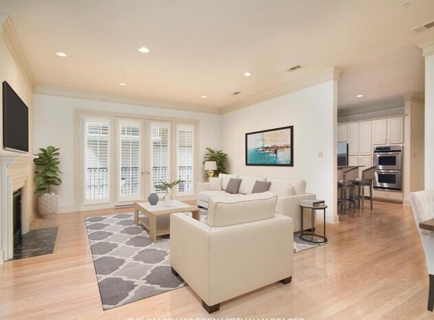 Building Photo - 2848 Woodside St