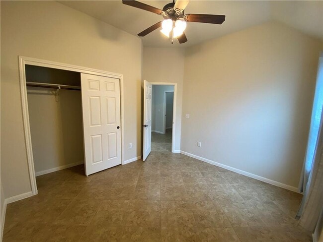 Building Photo - 2009 Alyssas Dr