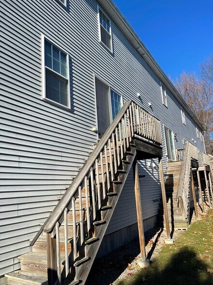 Building Photo - 16 Corning Ave