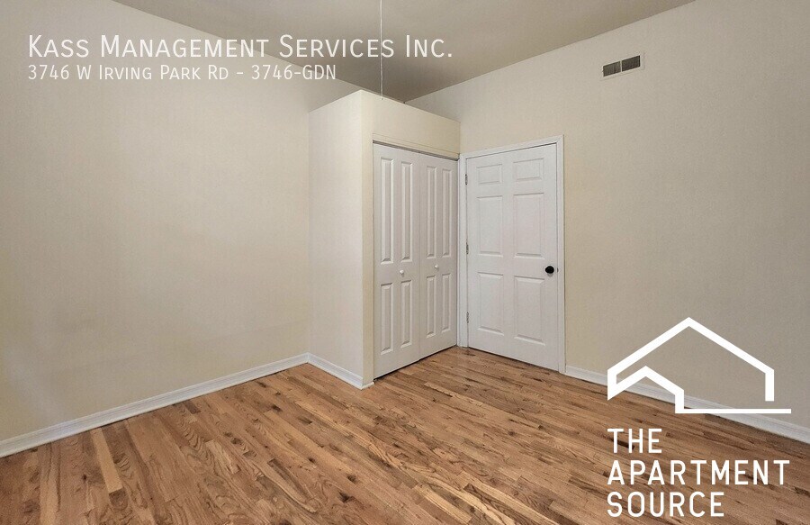 Building Photo - 3746 W Irving Park Rd