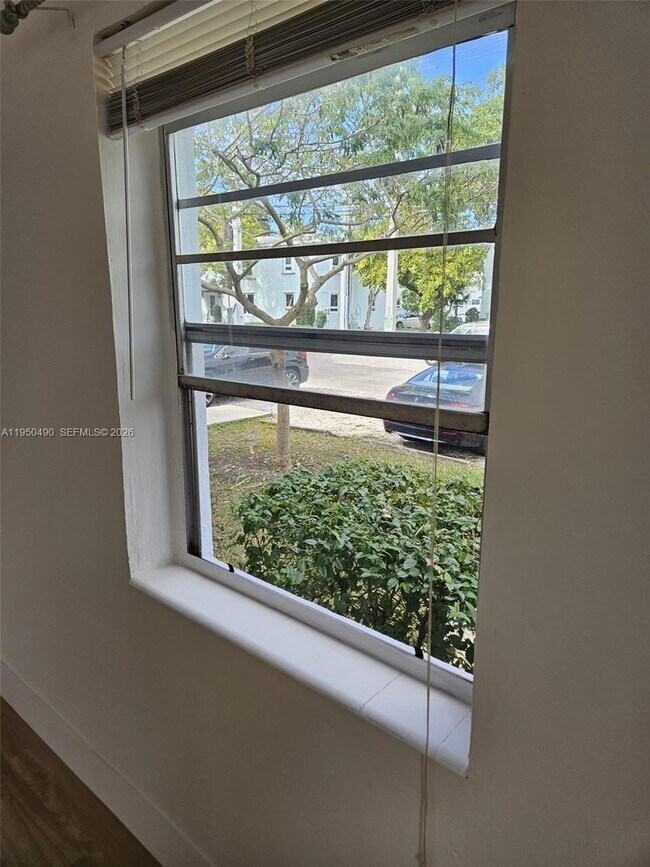 Building Photo - 5660 SW 78th St