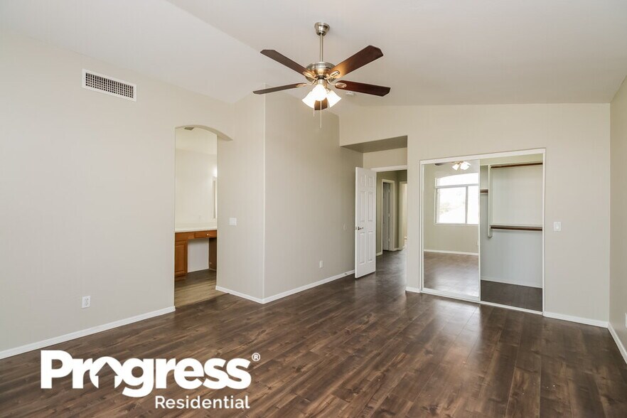 Building Photo - 2607 E Brooks St