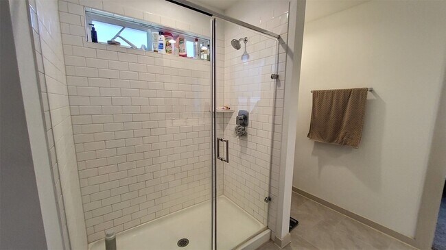 Building Photo - 4011 Itzle Is Ct