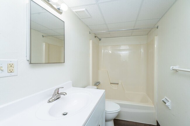 Interior Photo - Landmark Apartments