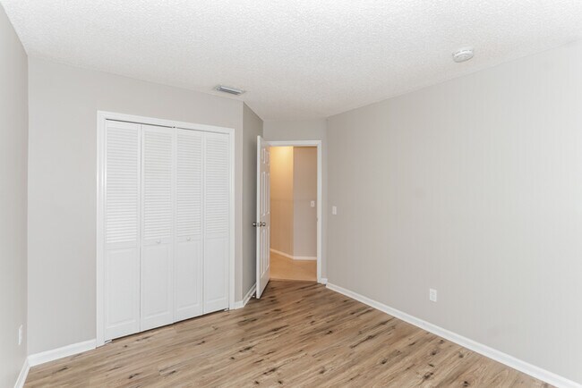 Building Photo - 24151 Cross Ln