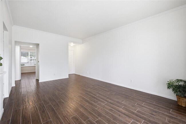 Building Photo - 6000 Shepherd Mountain Cove