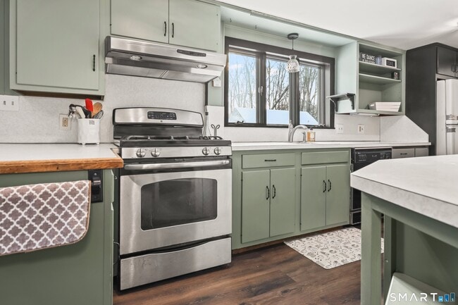 Building Photo - 62 Church St