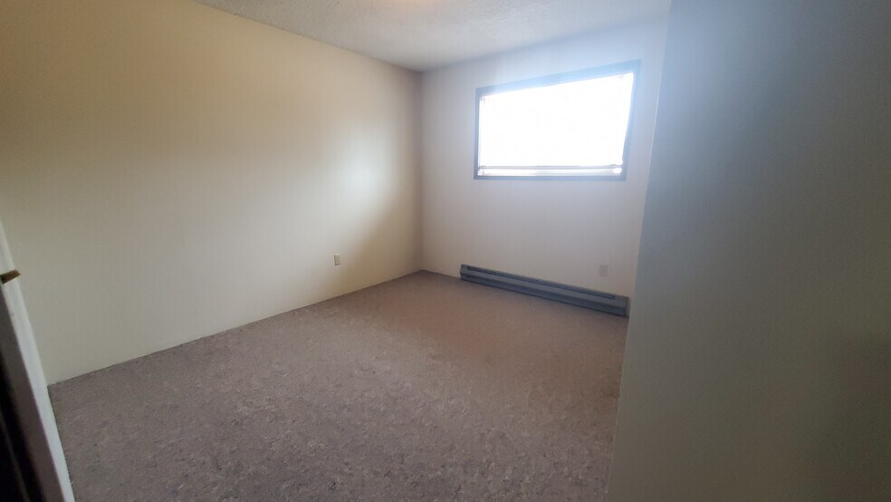 Building Photo - 5000 Gatewood Dr