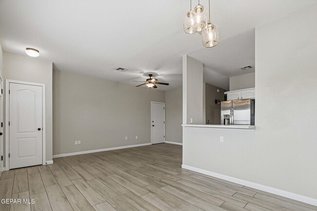 Building Photo - 14269 Escalera Dr