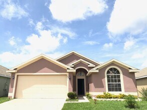 Building Photo - Beautiful Home with Lakefront View!