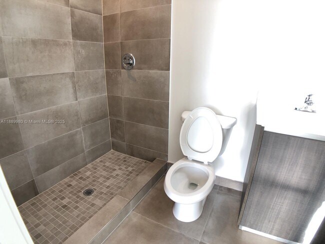 Building Photo - 497 SW 91st Ct